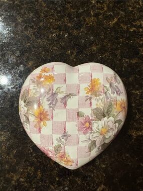 MacKenzie-Childs Pink and White Floral Checker Heart Paperweight - retired